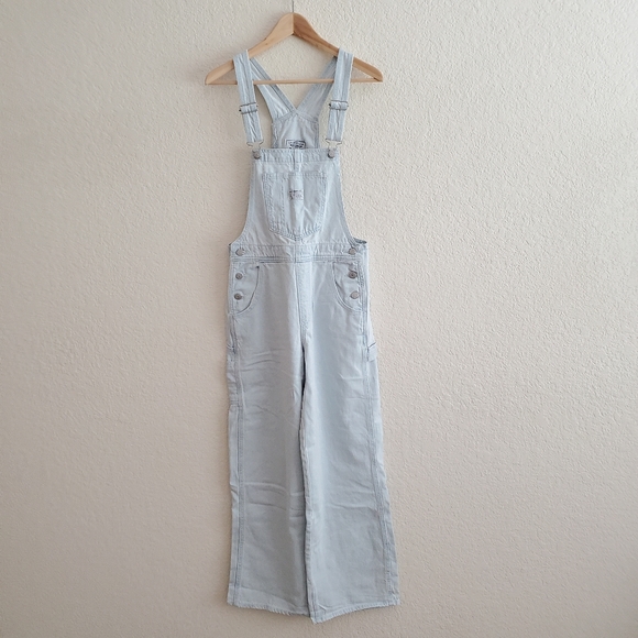 Levi's Slouchy Overalls Light Blue Wash - Picture 6 of 8